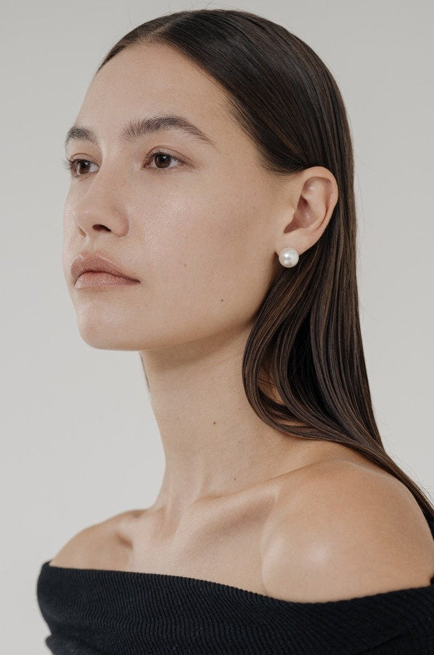 Alona